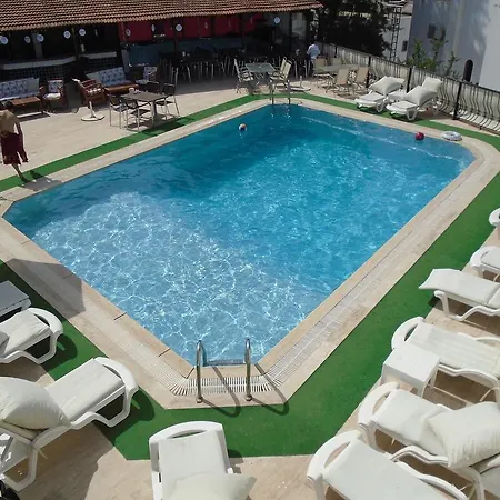 Gloriatibi Jarra Hotel 2*