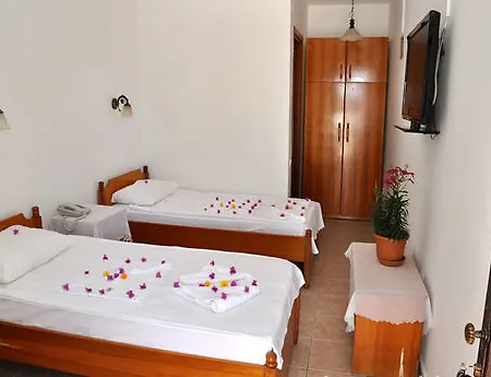 Gloriatibi Jarra מלון 2*