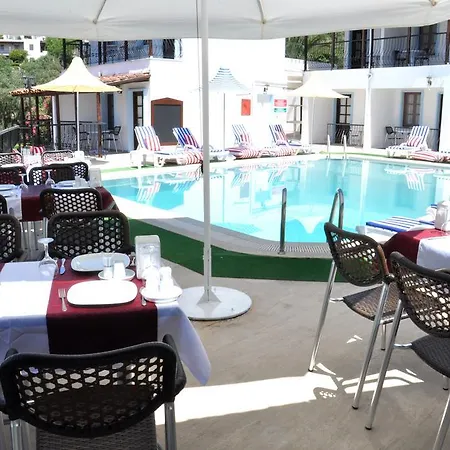 Gloriatibi Jarra Szálloda 2*